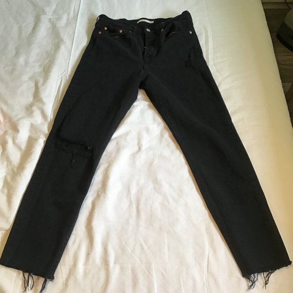 Levi's Black Icon Wedgie Raw Edge Hem Distressed Button Fly Jeans - Picture 1 of 15